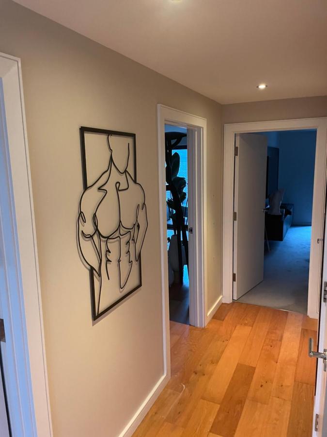 Cosy Bedroom In Luxury Apartment Londres Exterior foto